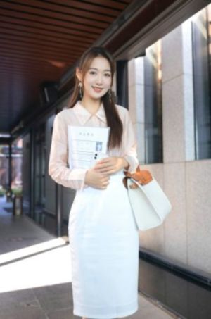 美丽的小蜜桃在线观看