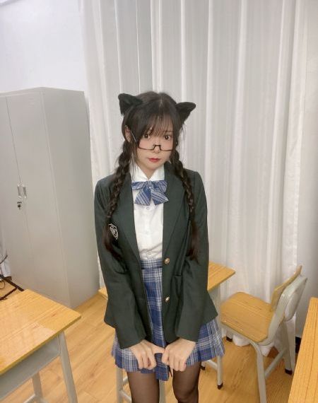 非她不可